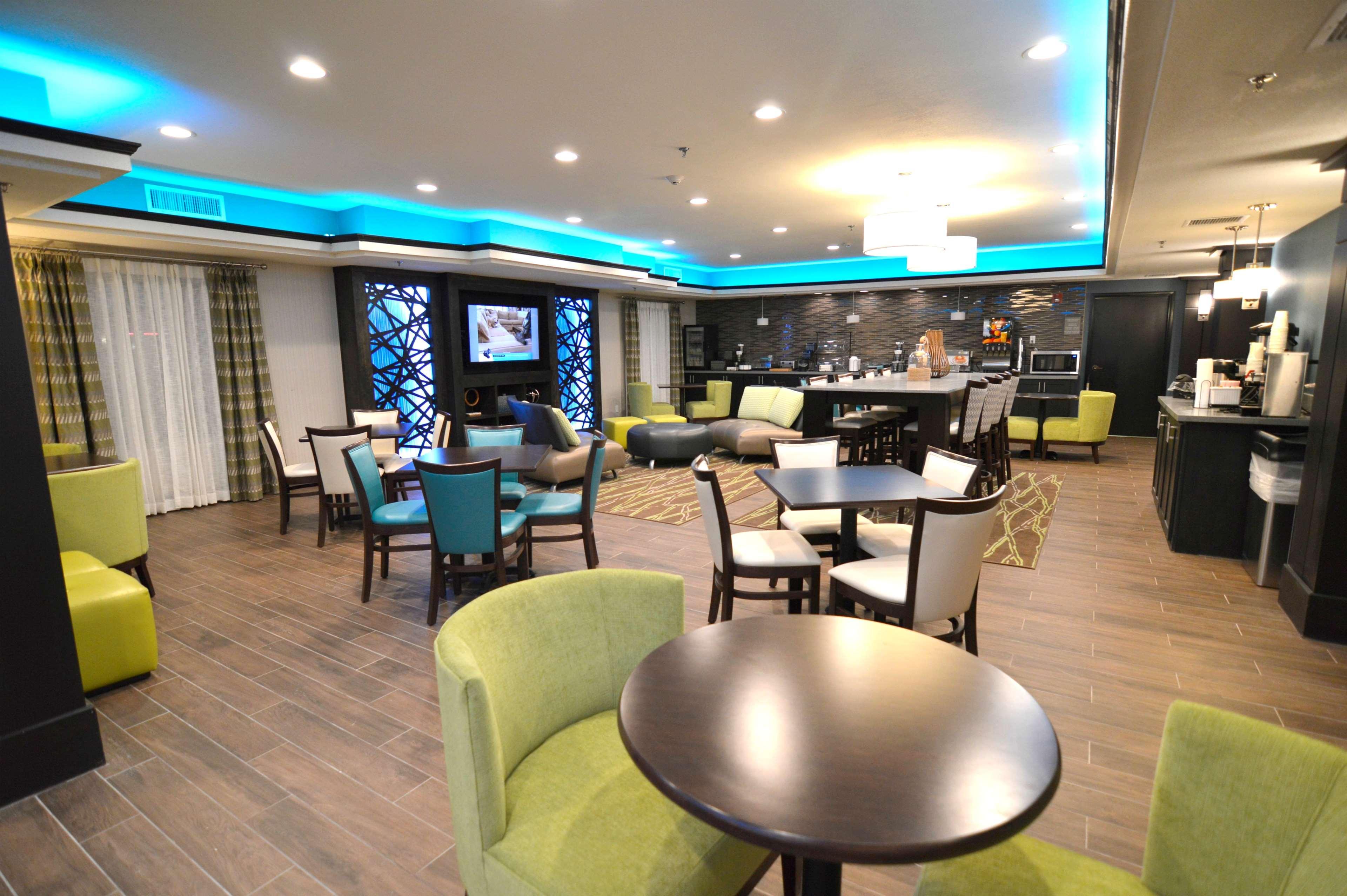 Best Western Plus Liberal Hotel & Suites Eksteriør billede